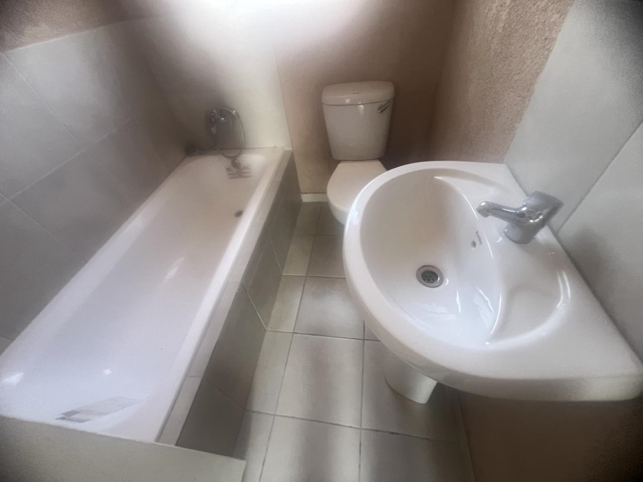 3 Bedroom Property for Sale in Roodekop Gauteng