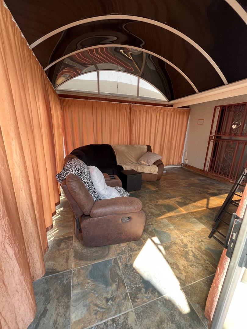 4 Bedroom Property for Sale in Brackendowns Gauteng