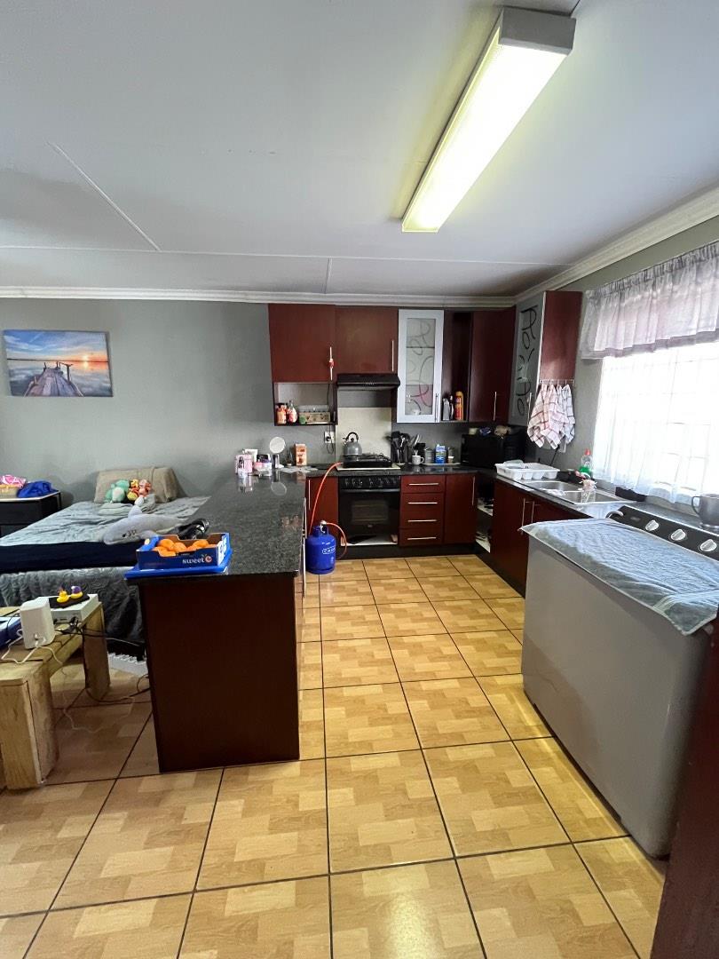 4 Bedroom Property for Sale in Brackendowns Gauteng