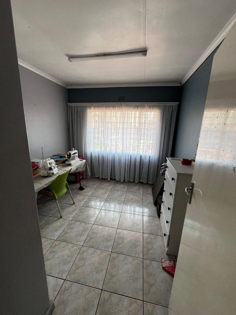 4 Bedroom Property for Sale in Brackendowns Gauteng