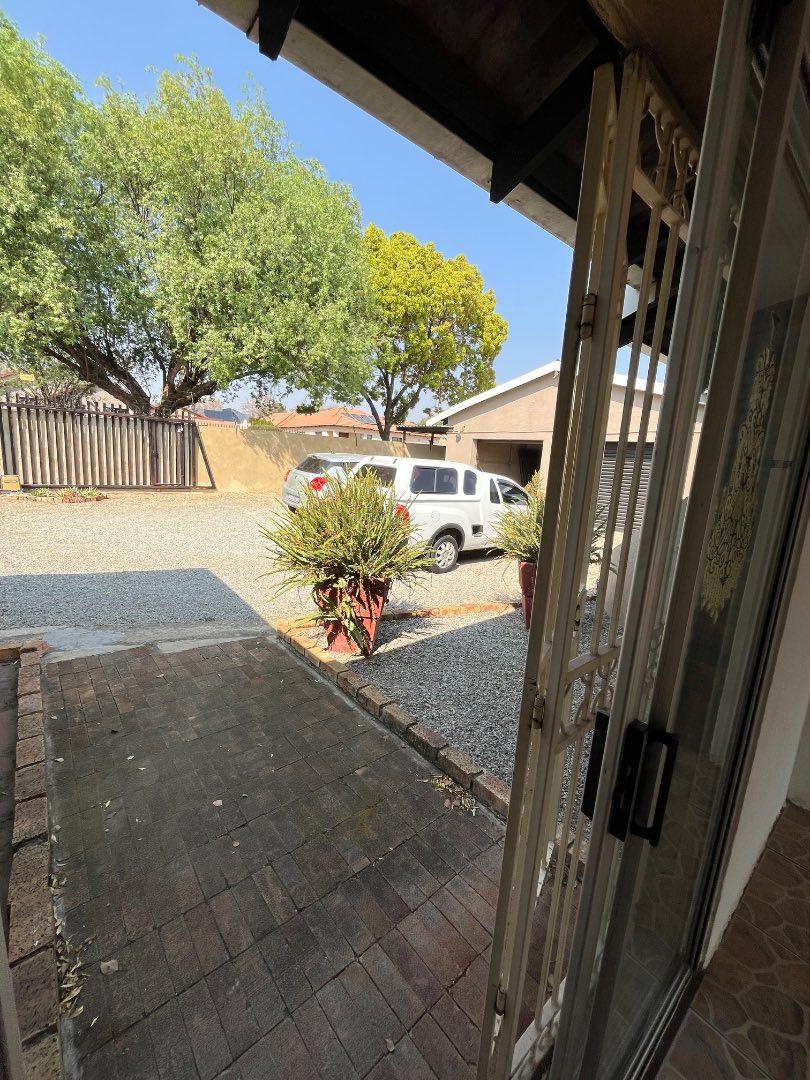 3 Bedroom Property for Sale in Albertsdal Gauteng