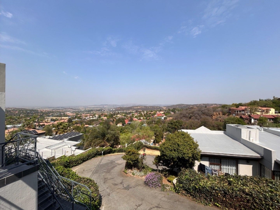 4 Bedroom Property for Sale in Glenvista Gauteng