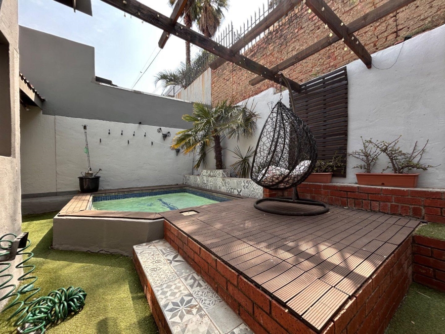4 Bedroom Property for Sale in Glenvista Gauteng