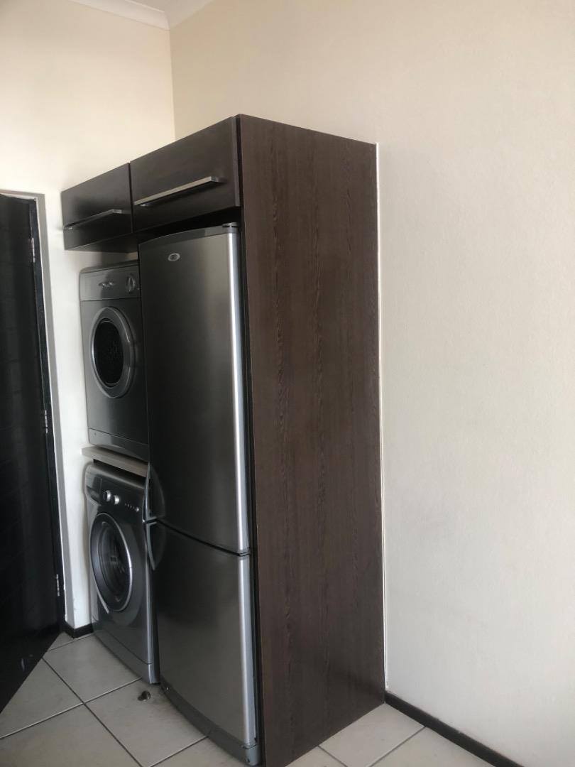 To Let 2 Bedroom Property for Rent in Greenstone Hill Gauteng