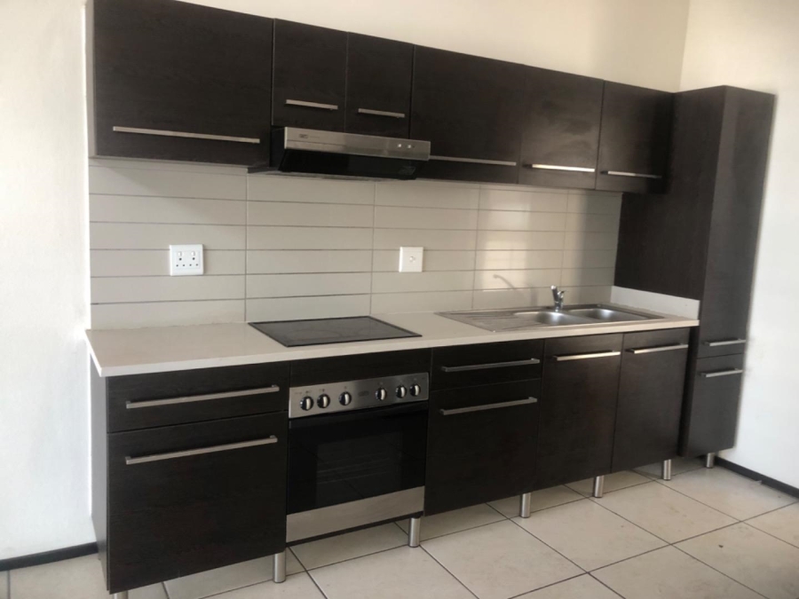 To Let 2 Bedroom Property for Rent in Greenstone Hill Gauteng