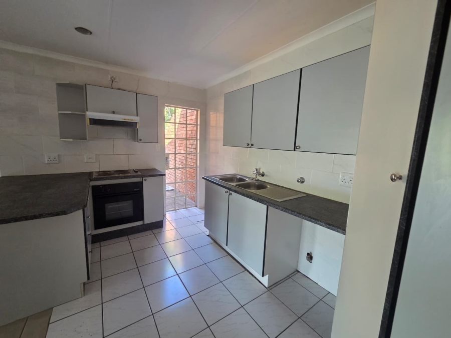 To Let 2 Bedroom Property for Rent in Bergbron Gauteng