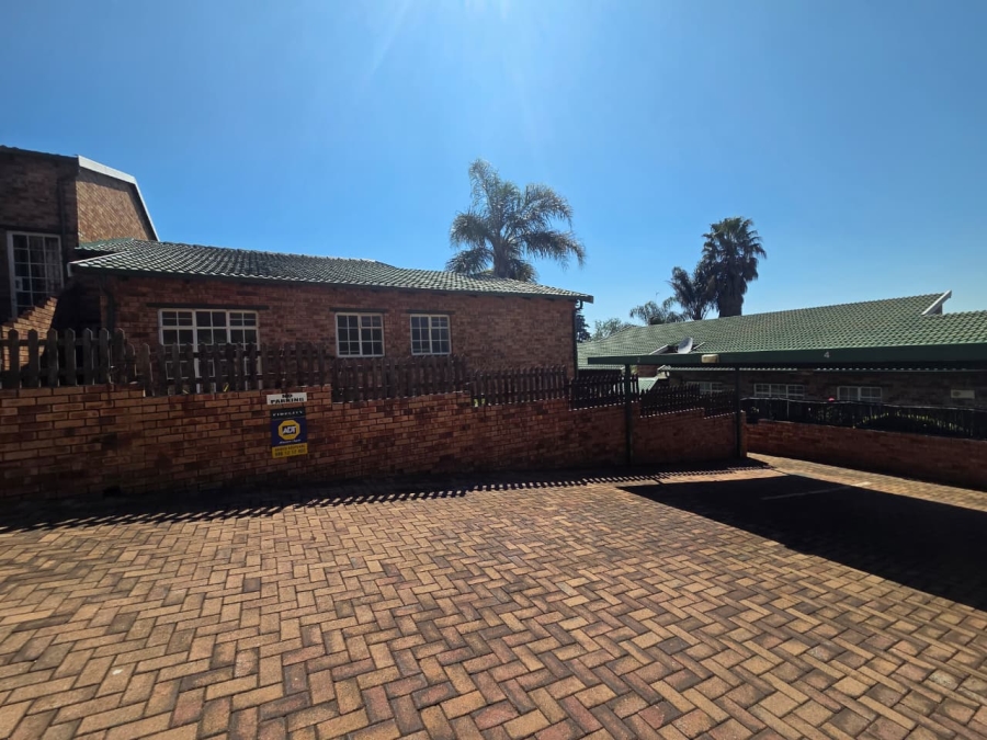 To Let 2 Bedroom Property for Rent in Bergbron Gauteng