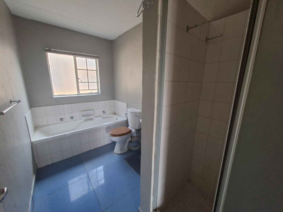 2 Bedroom Property for Sale in Buccleuch Gauteng