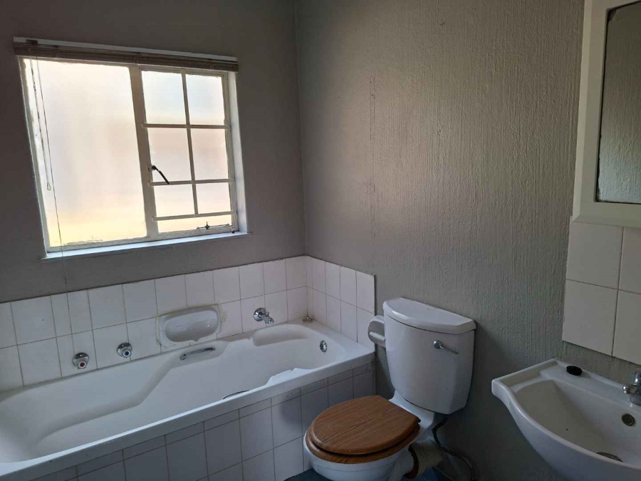 2 Bedroom Property for Sale in Buccleuch Gauteng