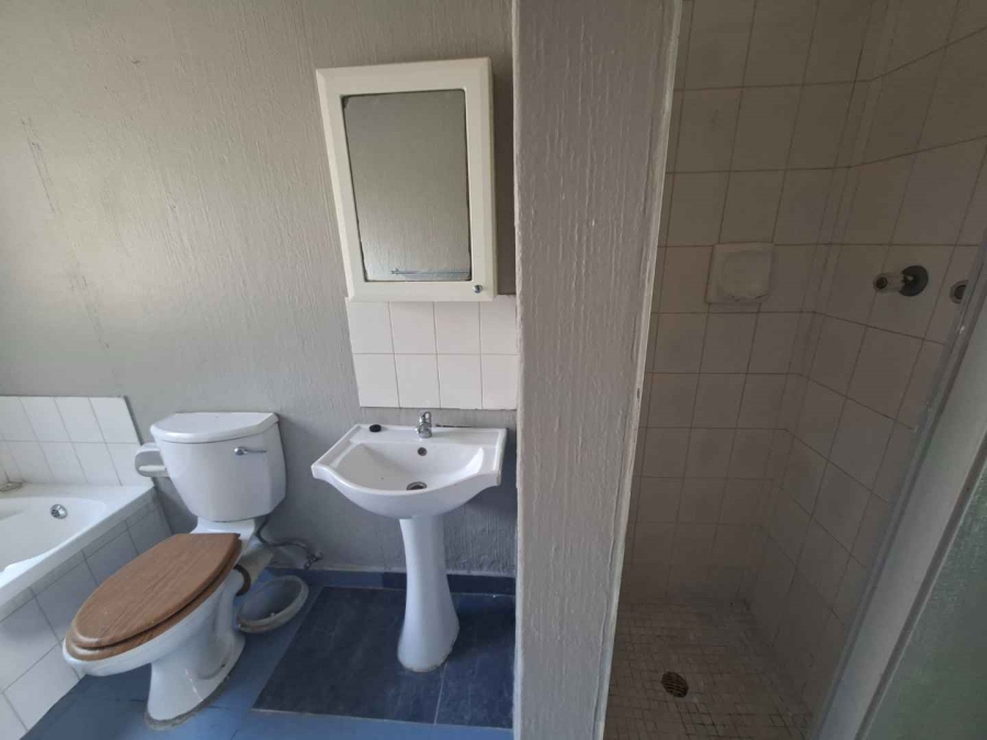 2 Bedroom Property for Sale in Buccleuch Gauteng