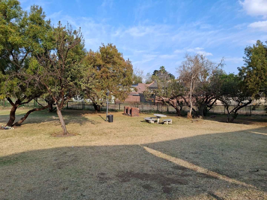 2 Bedroom Property for Sale in Buccleuch Gauteng
