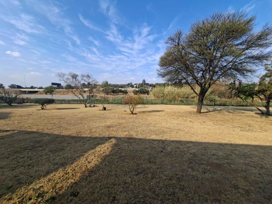 2 Bedroom Property for Sale in Buccleuch Gauteng