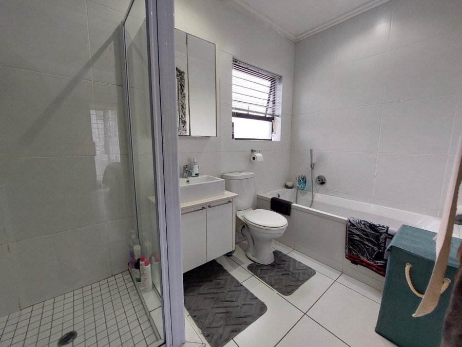 1 Bedroom Property for Sale in Barbeque Downs Gauteng
