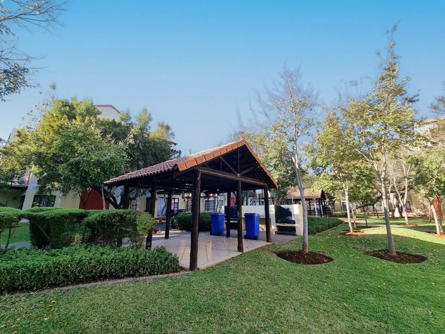 1 Bedroom Property for Sale in Oukraal Estate Gauteng