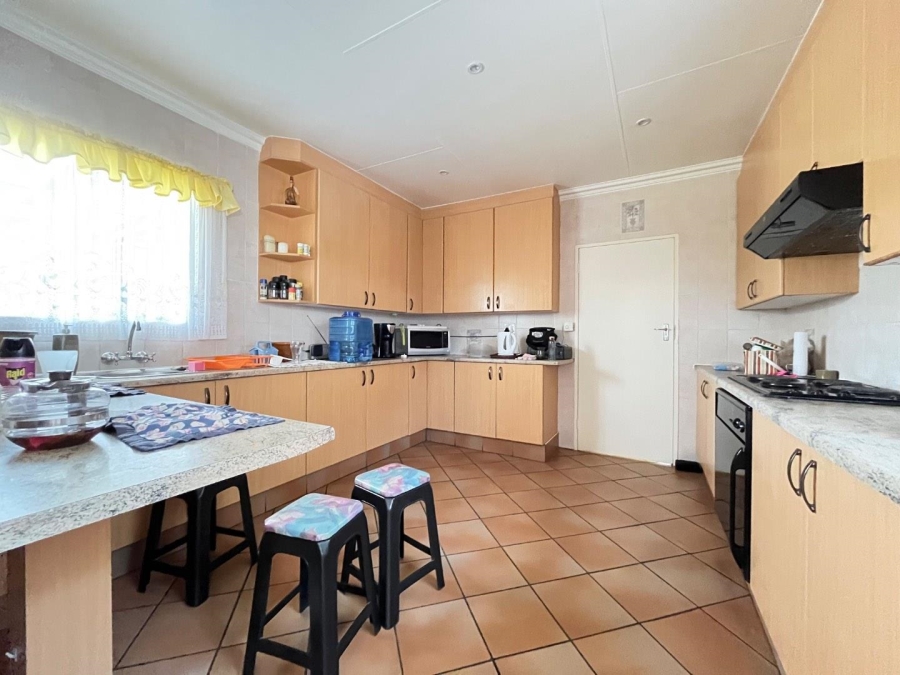 4 Bedroom Property for Sale in Crystal Park Gauteng