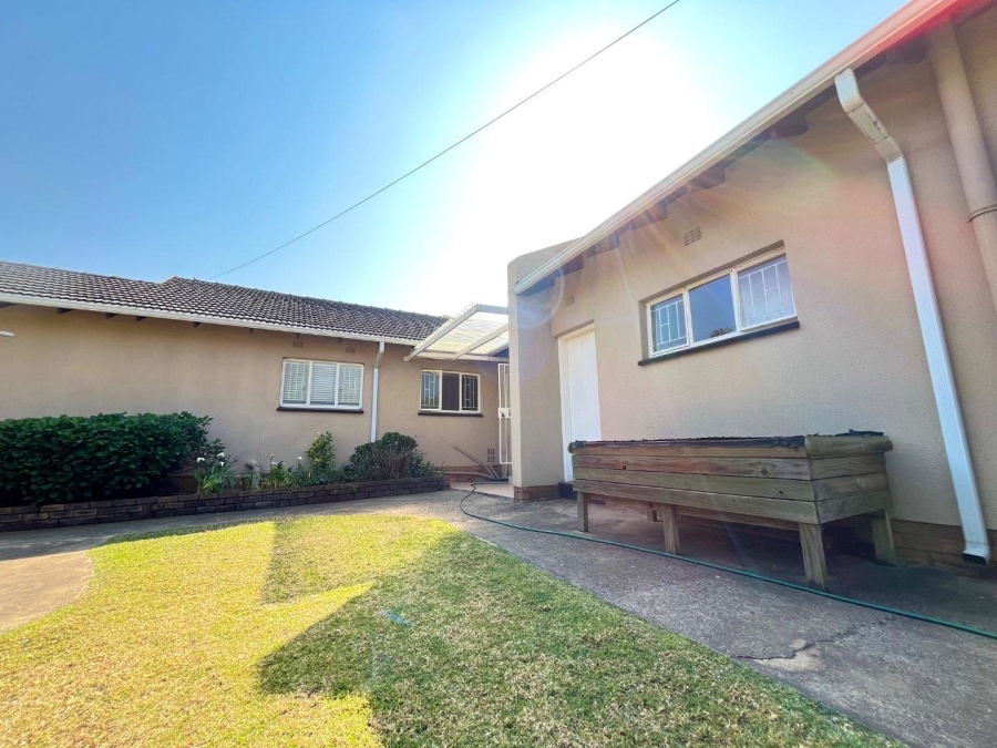 4 Bedroom Property for Sale in Crystal Park Gauteng