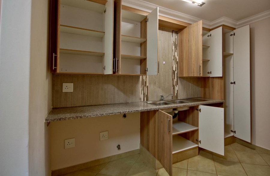 To Let 4 Bedroom Property for Rent in Olympus Gauteng