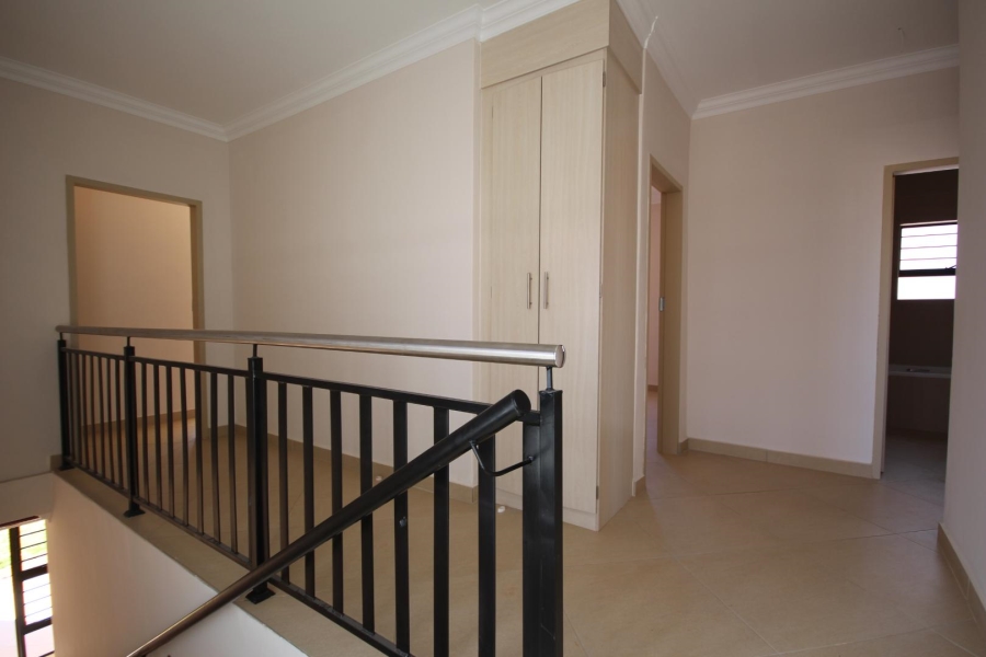 To Let 4 Bedroom Property for Rent in Olympus Gauteng