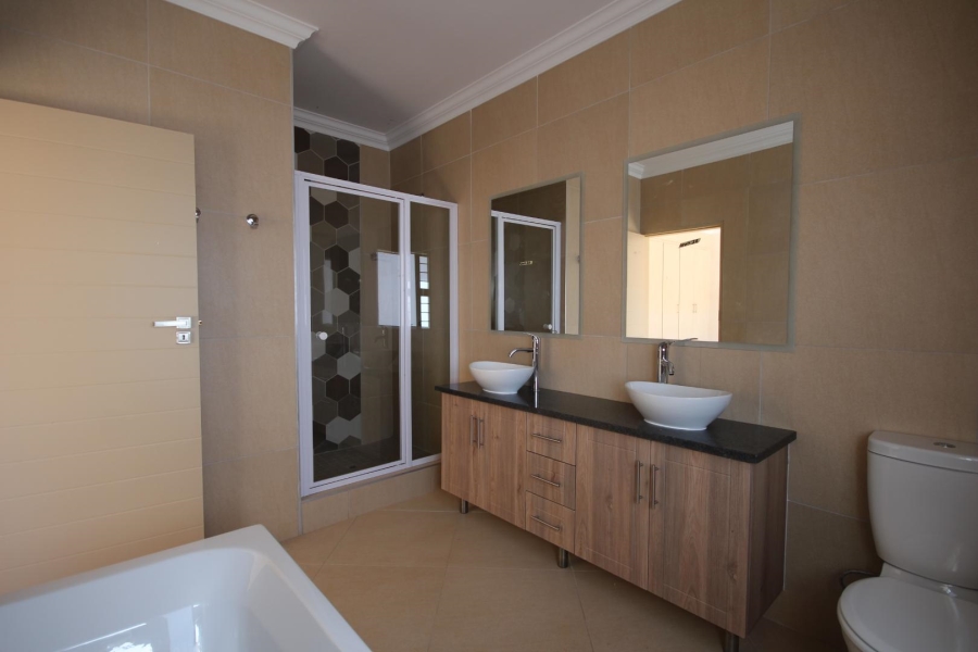 To Let 4 Bedroom Property for Rent in Olympus Gauteng
