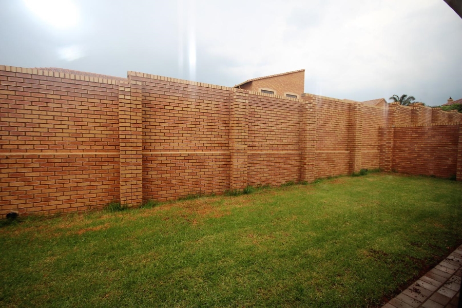 To Let 4 Bedroom Property for Rent in Olympus Gauteng