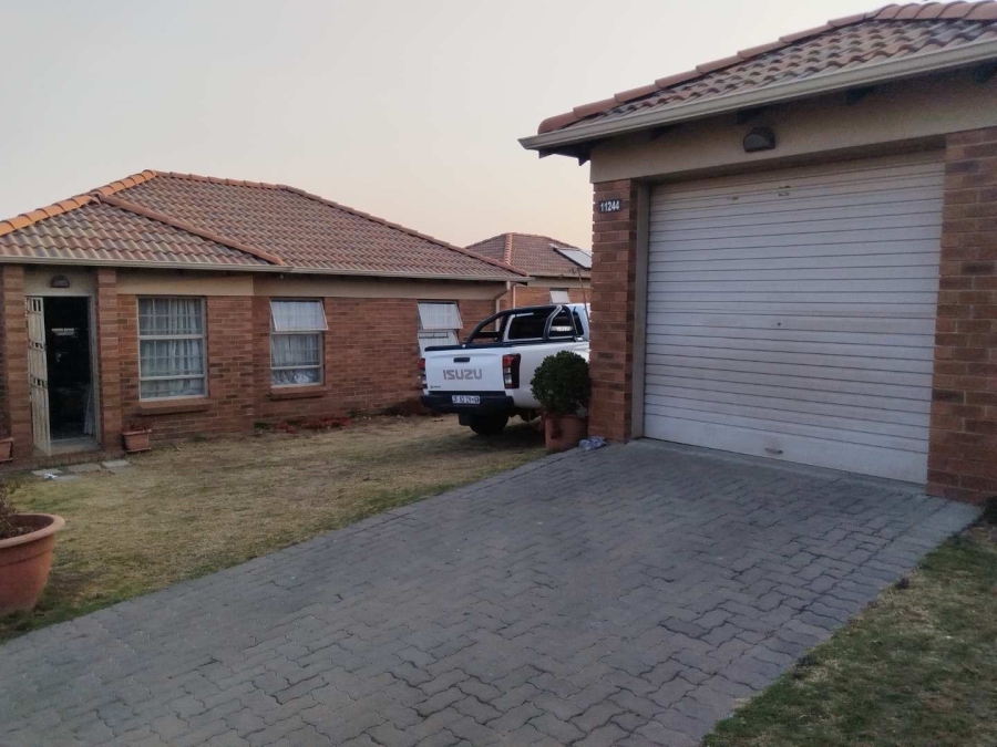 3 Bedroom Property for Sale in Olievenhoutbosch Gauteng