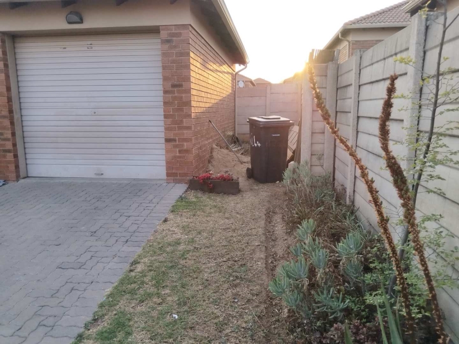 3 Bedroom Property for Sale in Olievenhoutbosch Gauteng