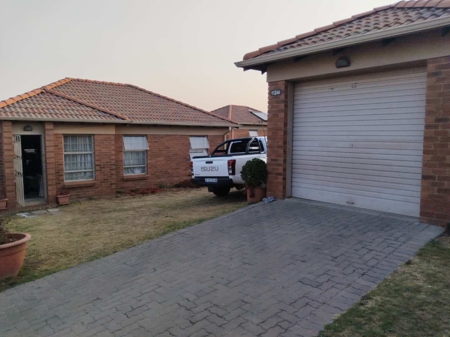 3 Bedroom Property for Sale in Olievenhoutbosch Gauteng