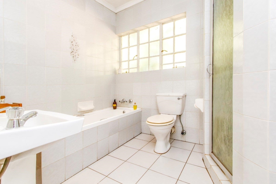 3 Bedroom Property for Sale in Linden Gauteng