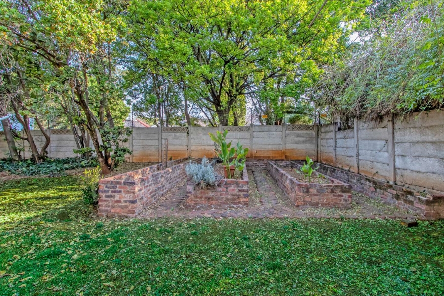 3 Bedroom Property for Sale in Linden Gauteng