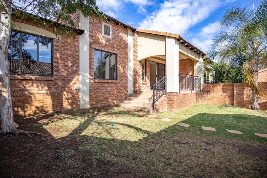 To Let 3 Bedroom Property for Rent in Mooikloof Ridge Gauteng