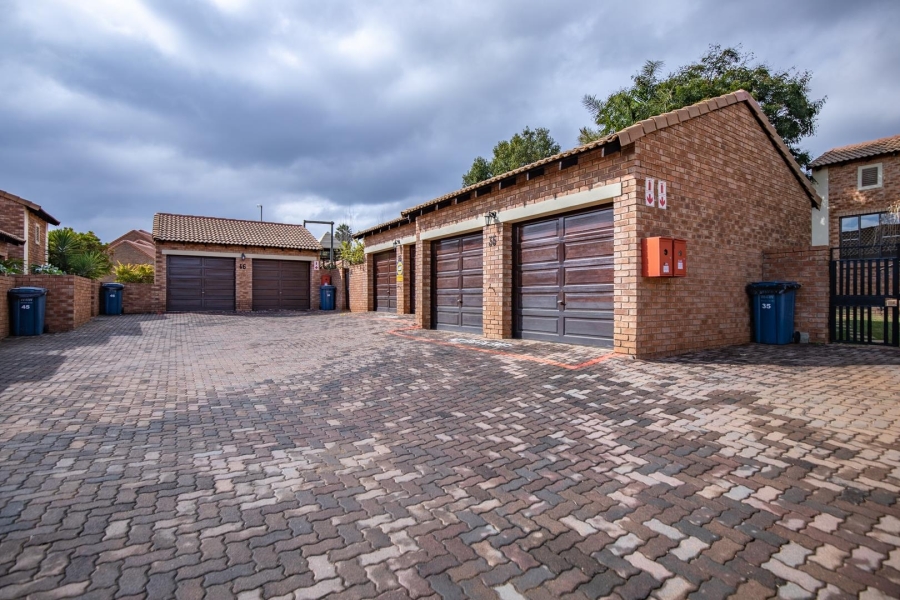 To Let 3 Bedroom Property for Rent in Mooikloof Ridge Gauteng