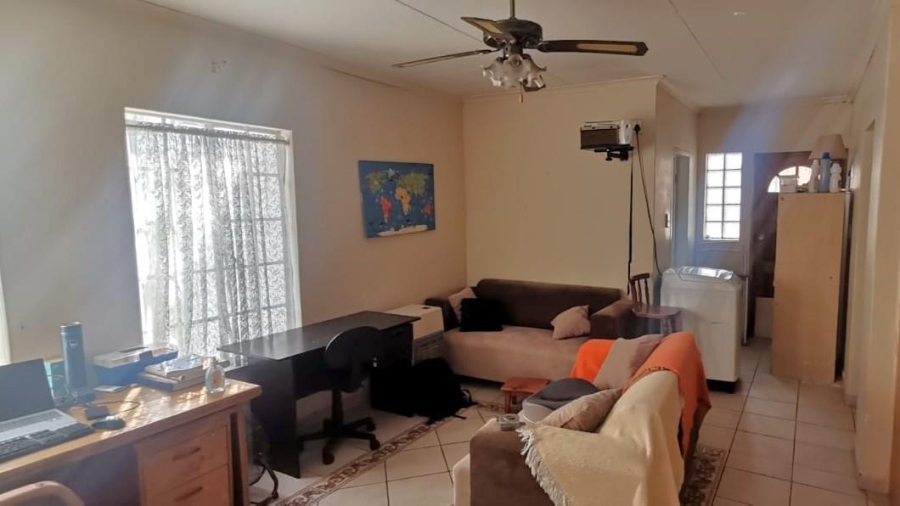 To Let 5 Bedroom Property for Rent in Mondeor Gauteng