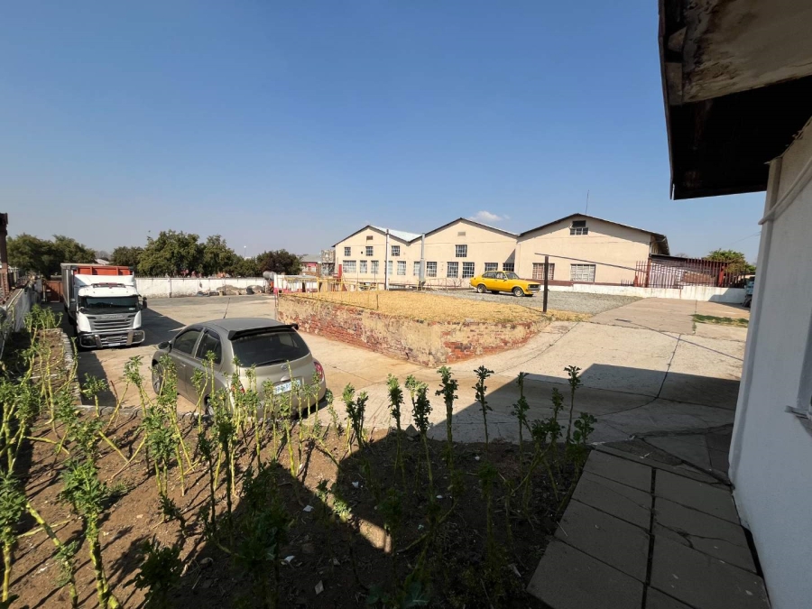 To Let commercial Property for Rent in Alrode Gauteng