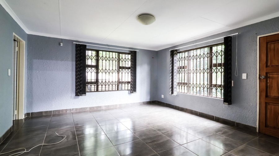 5 Bedroom Property for Sale in Kloofendal Gauteng