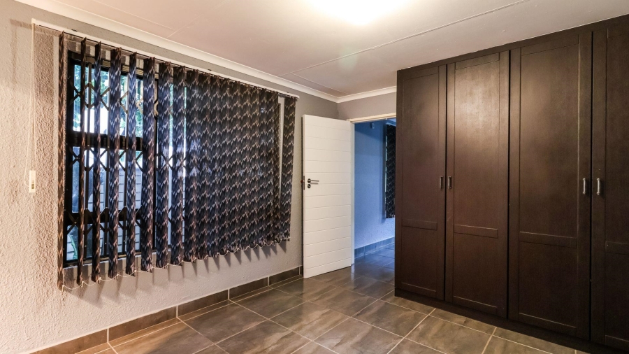 5 Bedroom Property for Sale in Kloofendal Gauteng