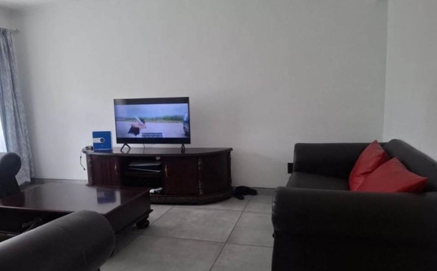 3 Bedroom Property for Sale in Lakefield Gauteng
