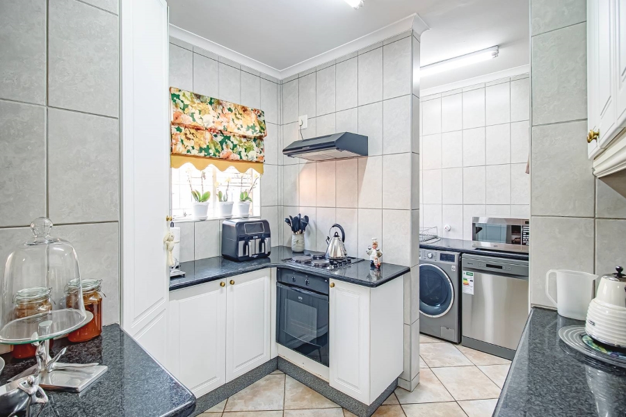 3 Bedroom Property for Sale in Faerie Glen Gauteng