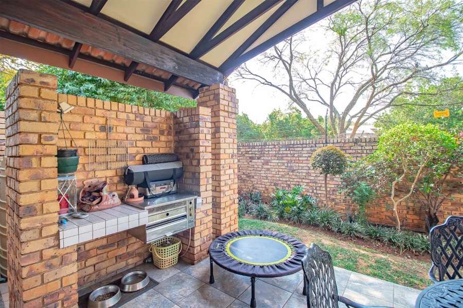 3 Bedroom Property for Sale in Faerie Glen Gauteng