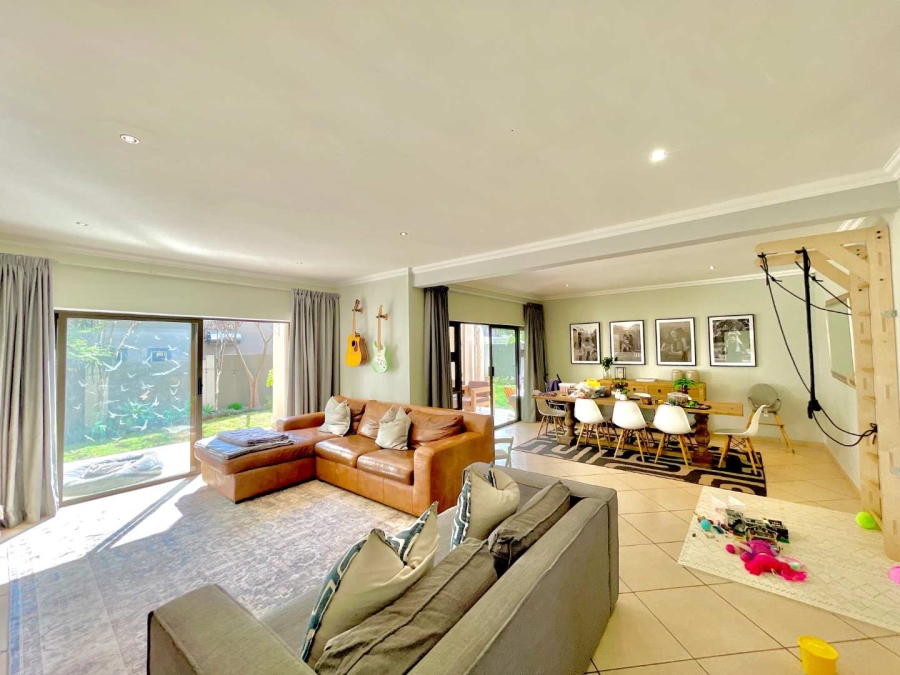 4 Bedroom Property for Sale in Olympus Country Estate Gauteng