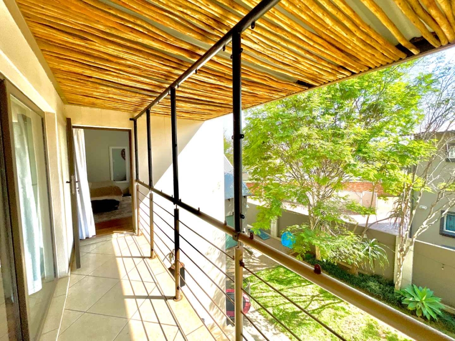 4 Bedroom Property for Sale in Olympus Country Estate Gauteng