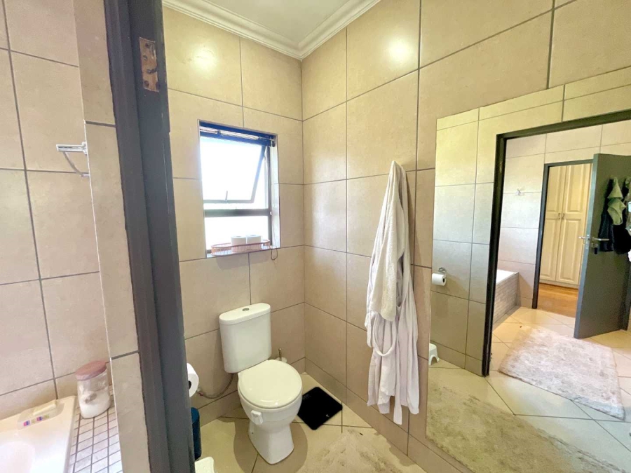 4 Bedroom Property for Sale in Olympus Country Estate Gauteng