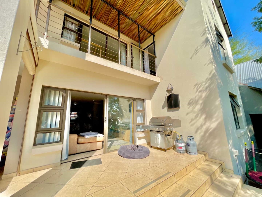 4 Bedroom Property for Sale in Olympus Country Estate Gauteng