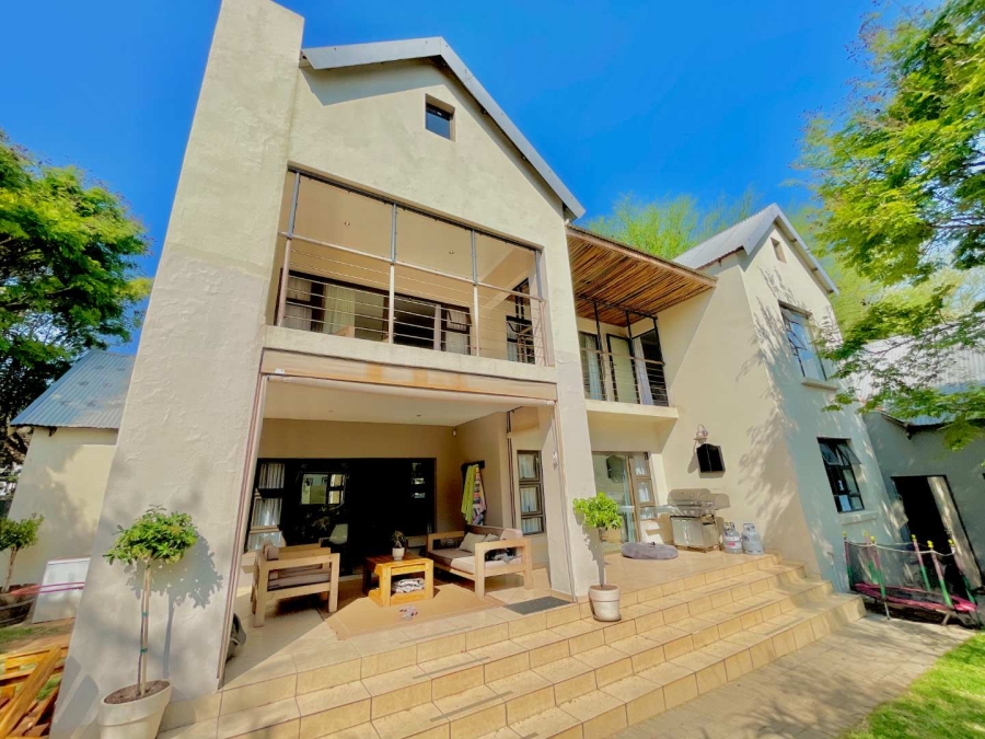 4 Bedroom Property for Sale in Olympus Country Estate Gauteng