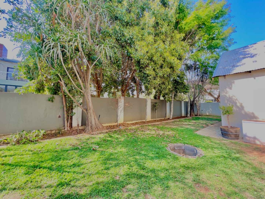 4 Bedroom Property for Sale in Olympus Country Estate Gauteng