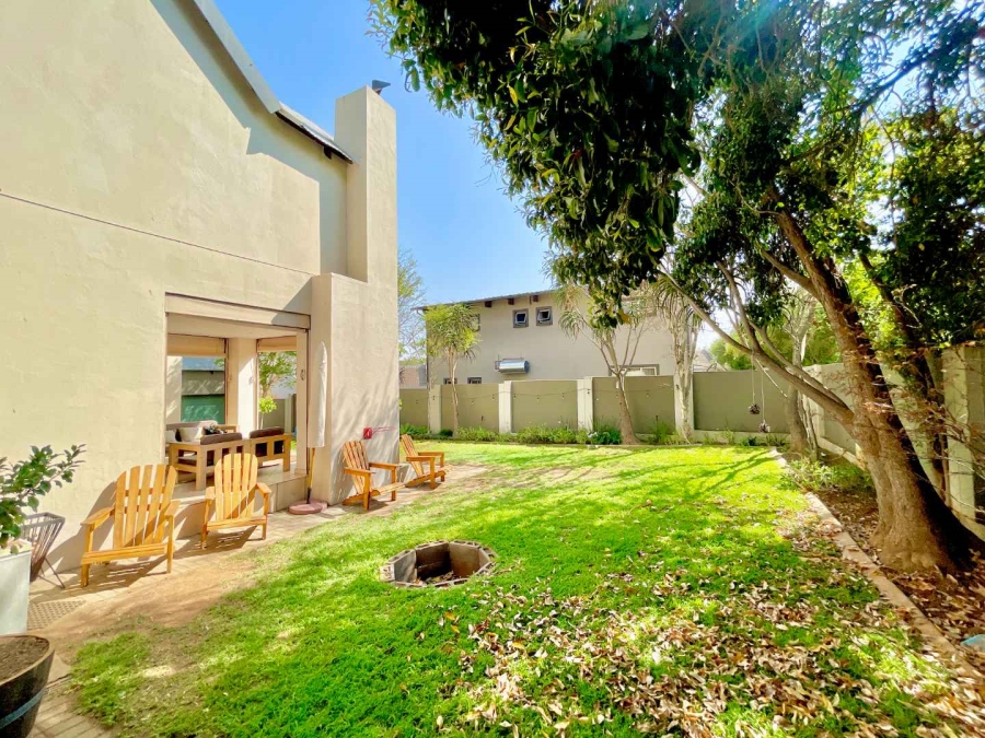 4 Bedroom Property for Sale in Olympus Country Estate Gauteng