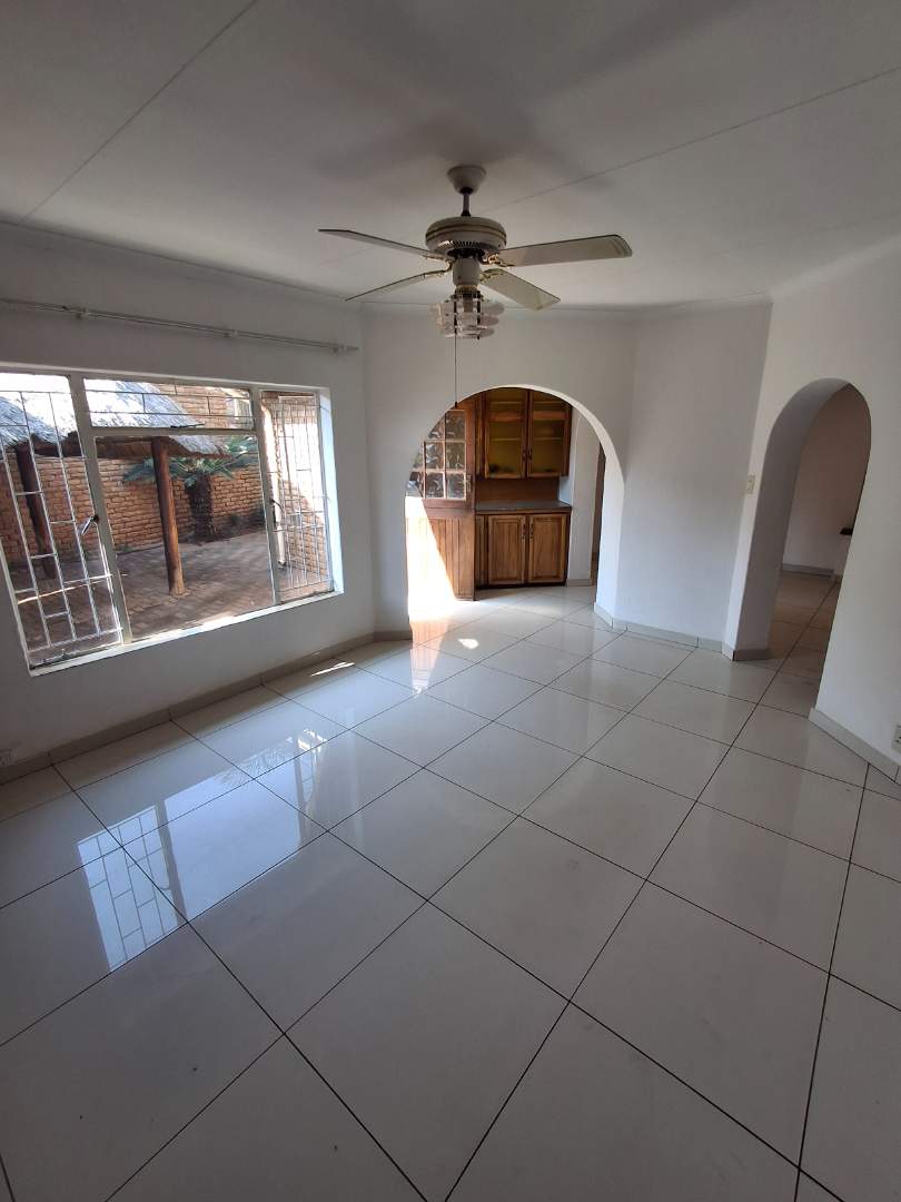 3 Bedroom Property for Sale in Die Hoewes Gauteng