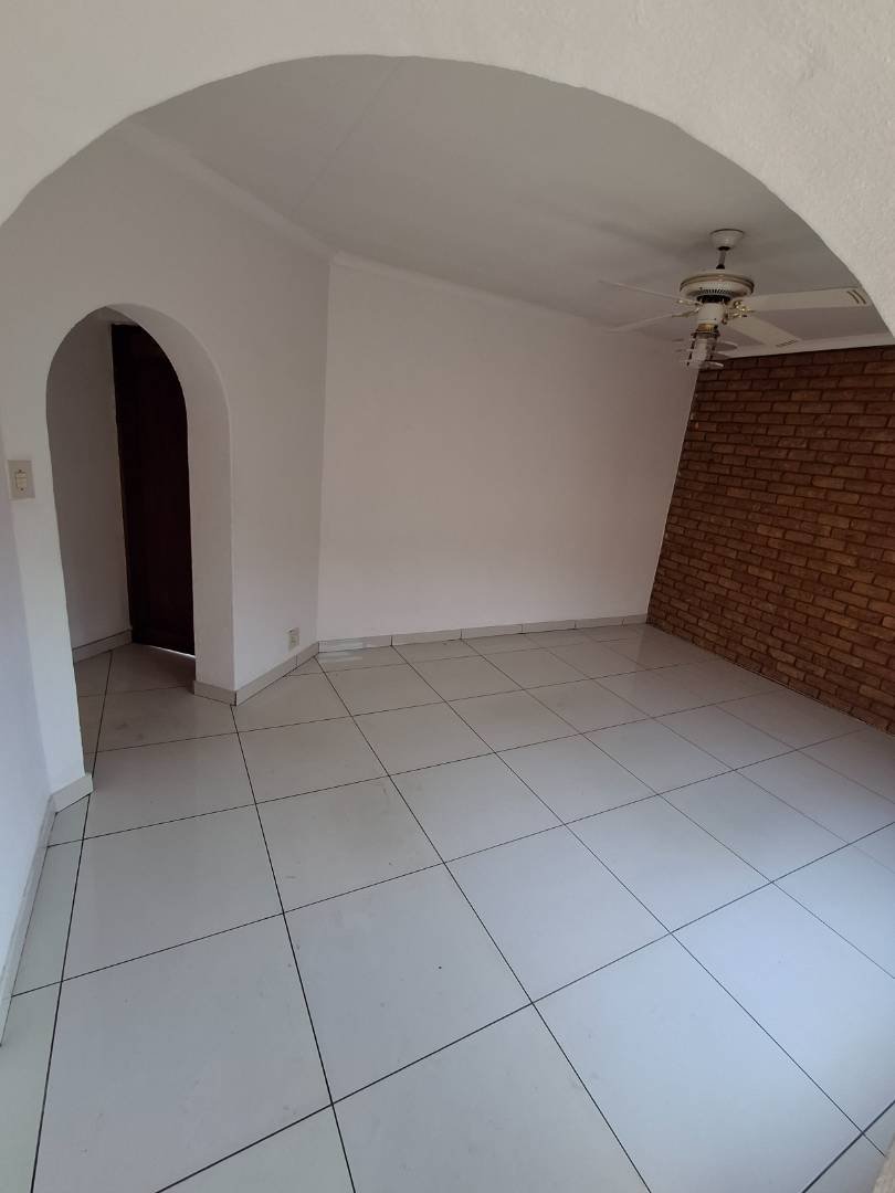 3 Bedroom Property for Sale in Die Hoewes Gauteng
