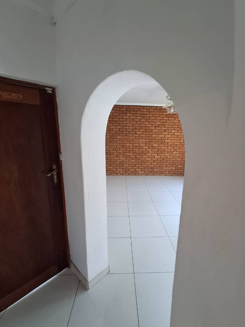 3 Bedroom Property for Sale in Die Hoewes Gauteng
