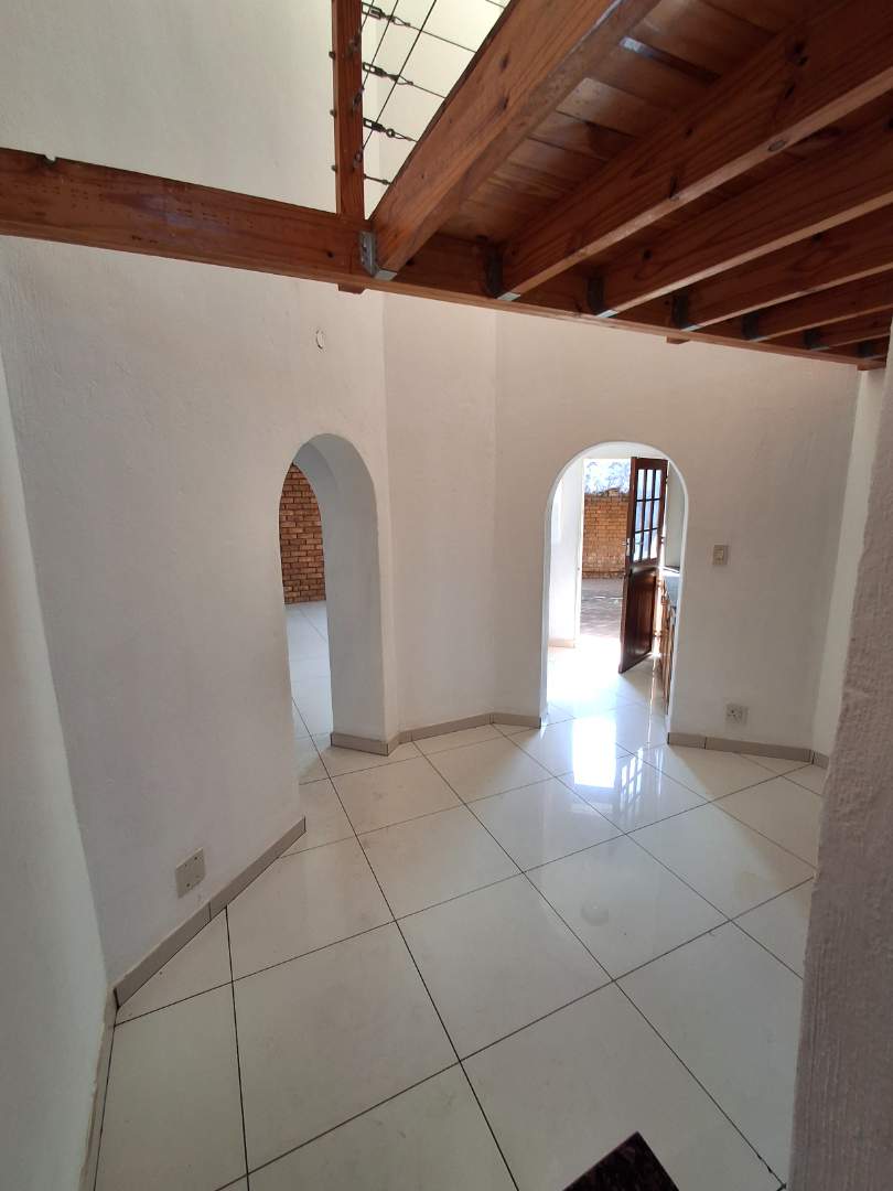 3 Bedroom Property for Sale in Die Hoewes Gauteng