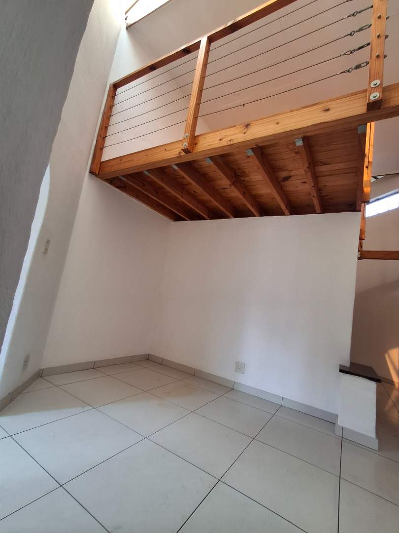 3 Bedroom Property for Sale in Die Hoewes Gauteng